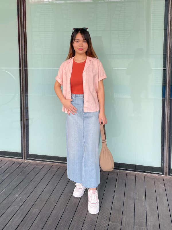 Check styling ideas for「Linen Cotton Tapered Pants、Round Mini Shoulder  Bag」