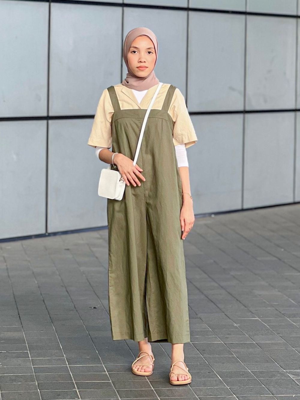 Check styling ideas for「LINEN BLEND JUMPSUIT」