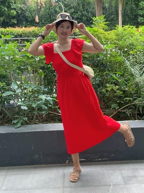 uniqlo open back dress Official Styling