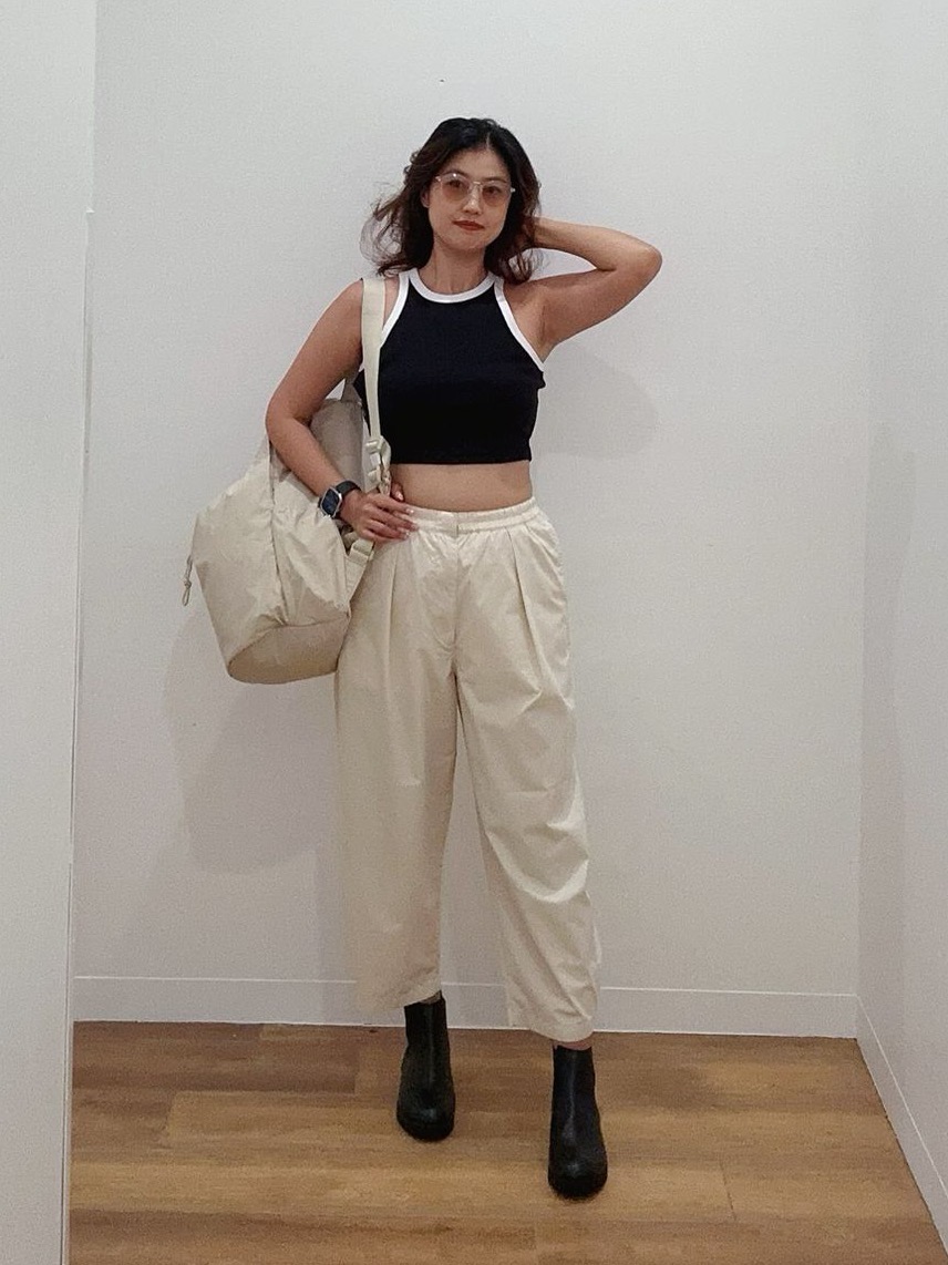 Check styling ideas for「Ribbed Cropped Tank Top、Parachute Cropped Pants」