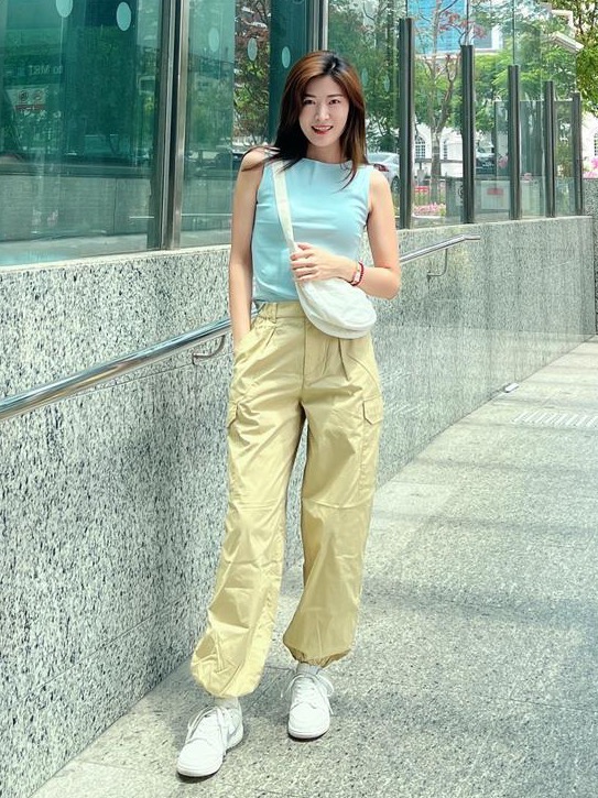 Yellow sleeveless t shirt clearance
