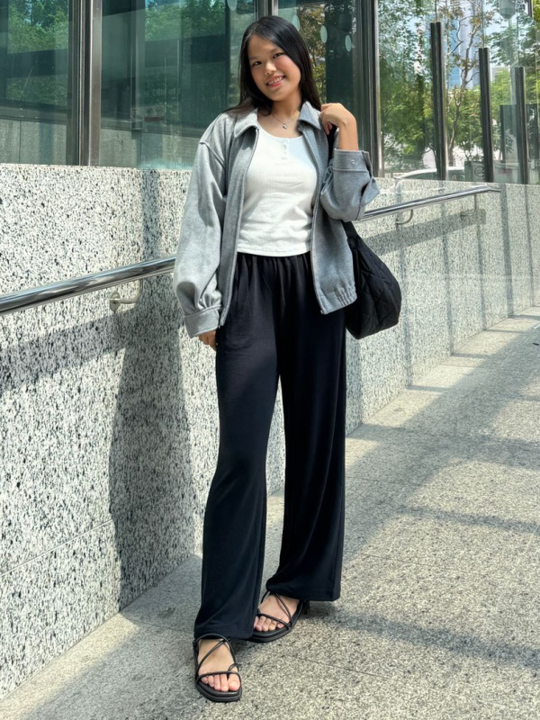 Outfit ideas of Vanessa Yeo(Raffles City) | UNIQLO IN