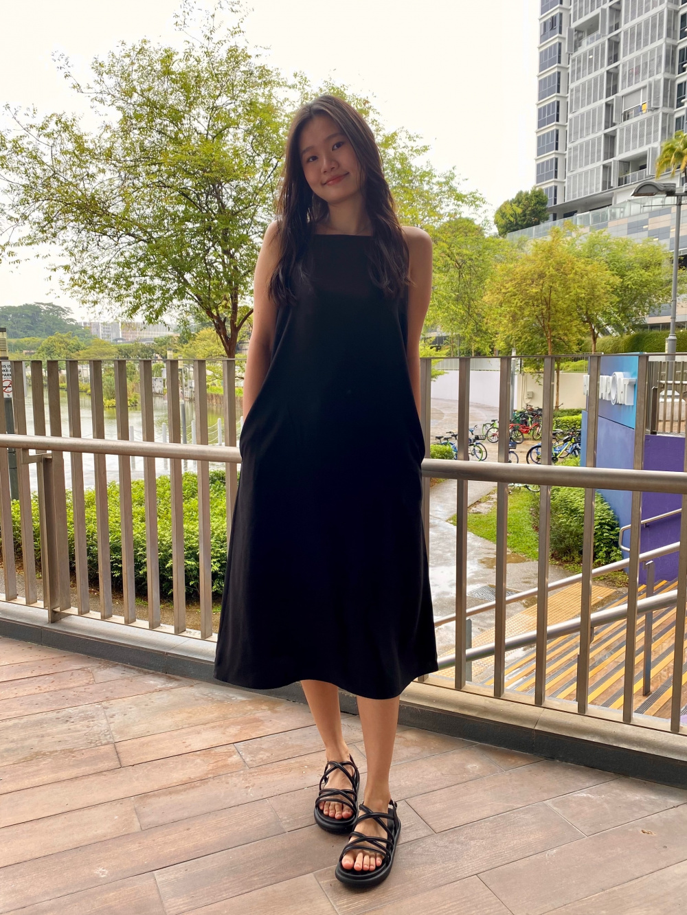 Check styling ideas for「Drape Camisole Dress」| UNIQLO PH