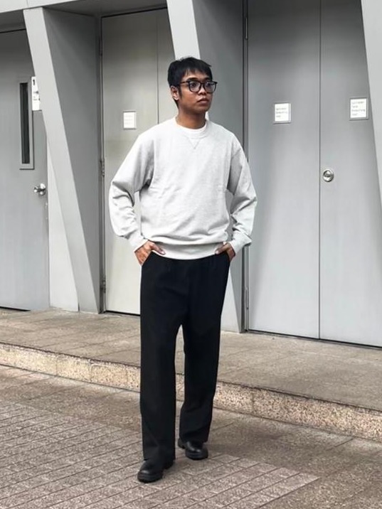 Check styling ideas for Sweat Pants Sweat Shirt UNIQLO IN