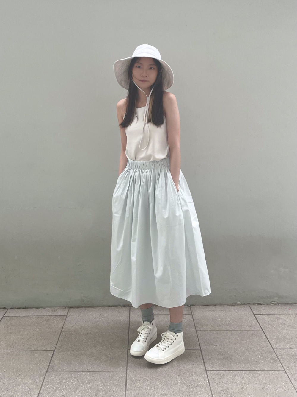 Check styling ideas forHalter Neck Dress SleevelessVolume Gather Skirt|  UNIQLO SG