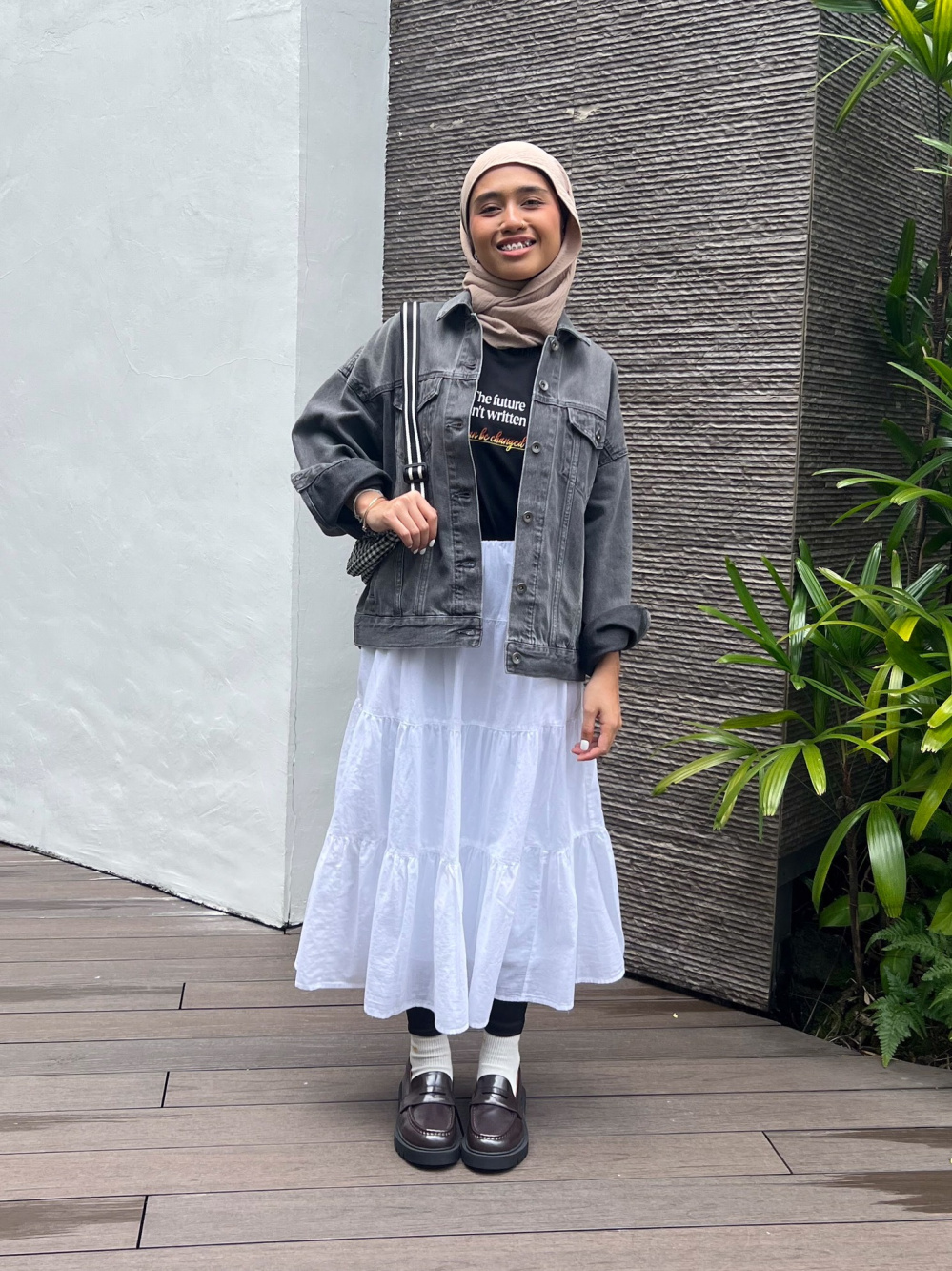 Check styling ideas forHalter Neck Dress SleevelessDenim Oversized Jacket|  UNIQLO SG