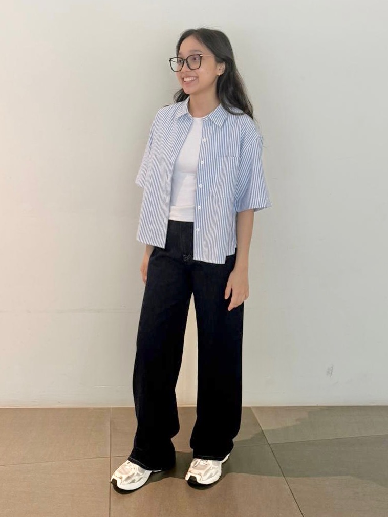 Check styling ideas for「Mini T-shirt、Zip Up Short Blouson