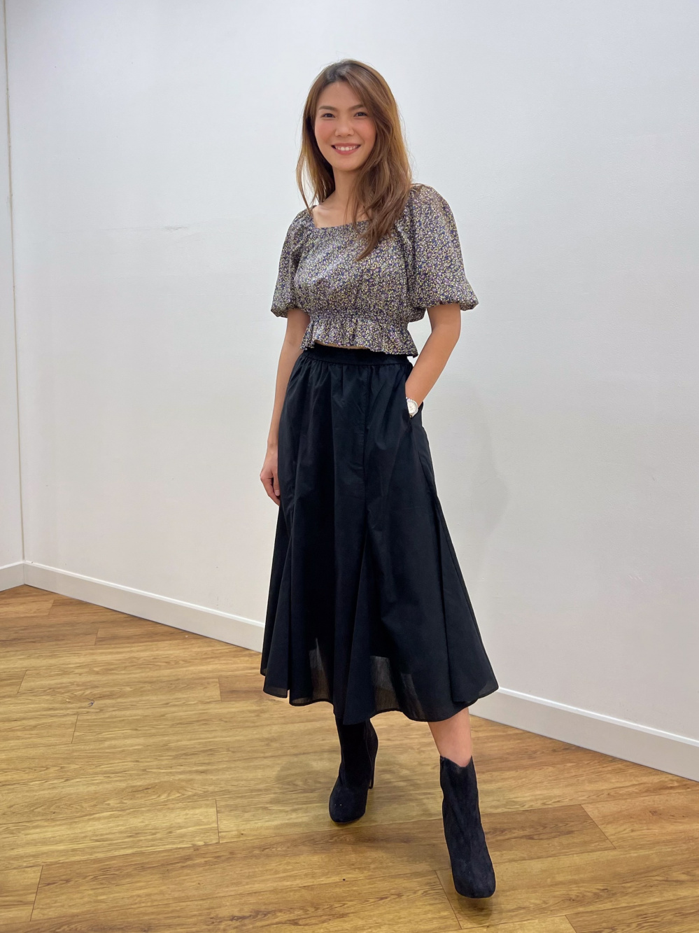 Check styling ideas for「Straight High Rise Jeans、Cotton Printed Cropped  Short Sleeve Blouse」| UNIQLO PH