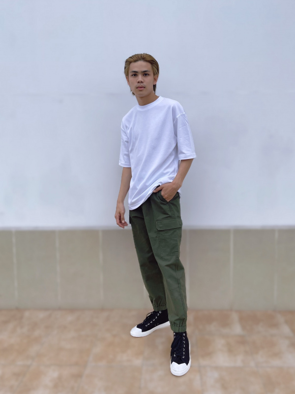 Uniqlo + Loose Fit Cargo Joggers