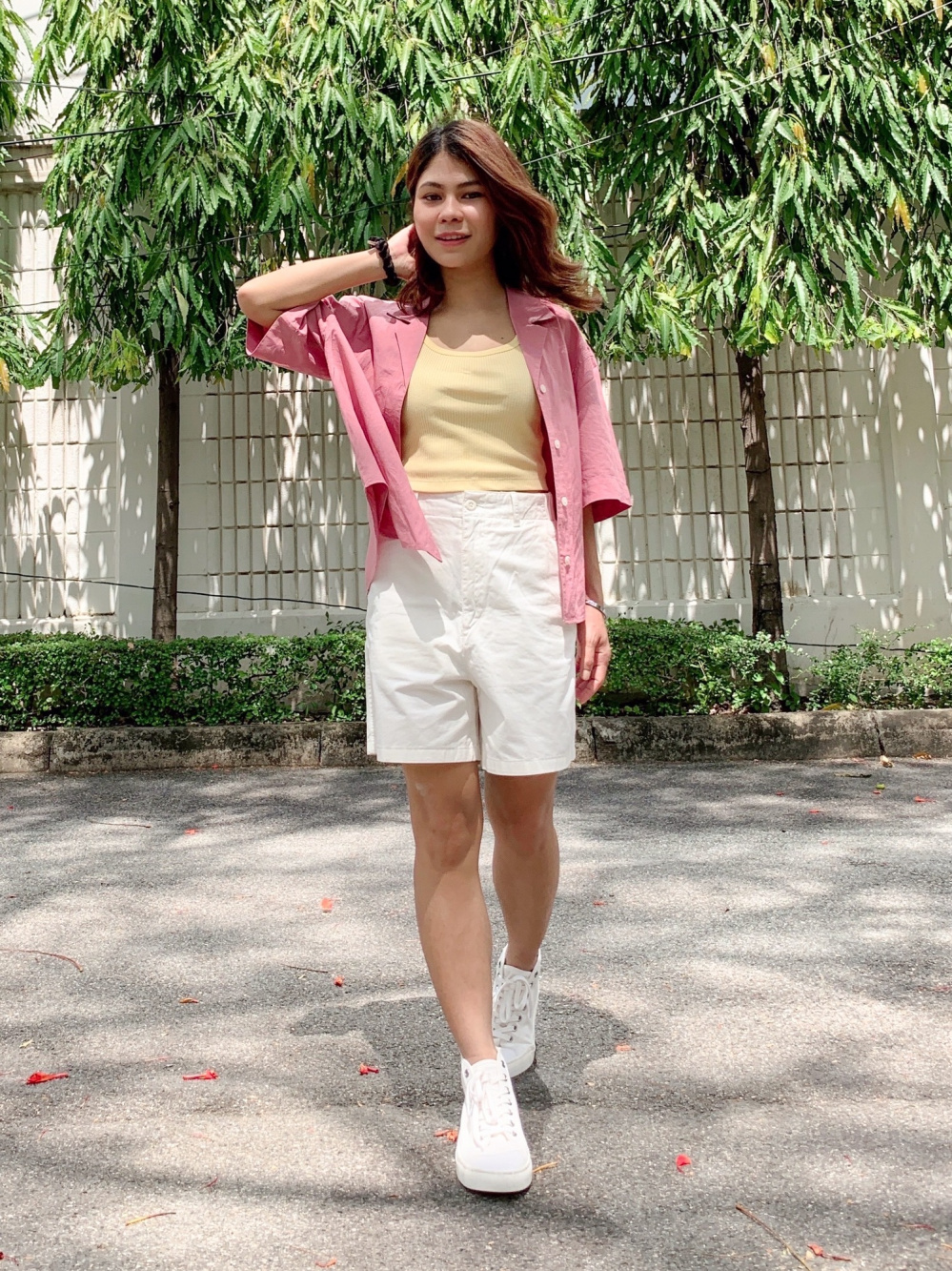 Check styling ideas for「AIRism Bra Sleeveless Top、Chino Shorts」