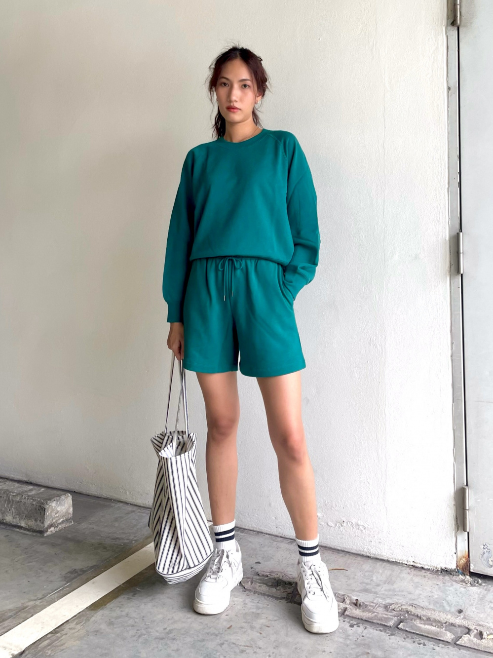 Check styling ideas for「SWEAT SHORTS」