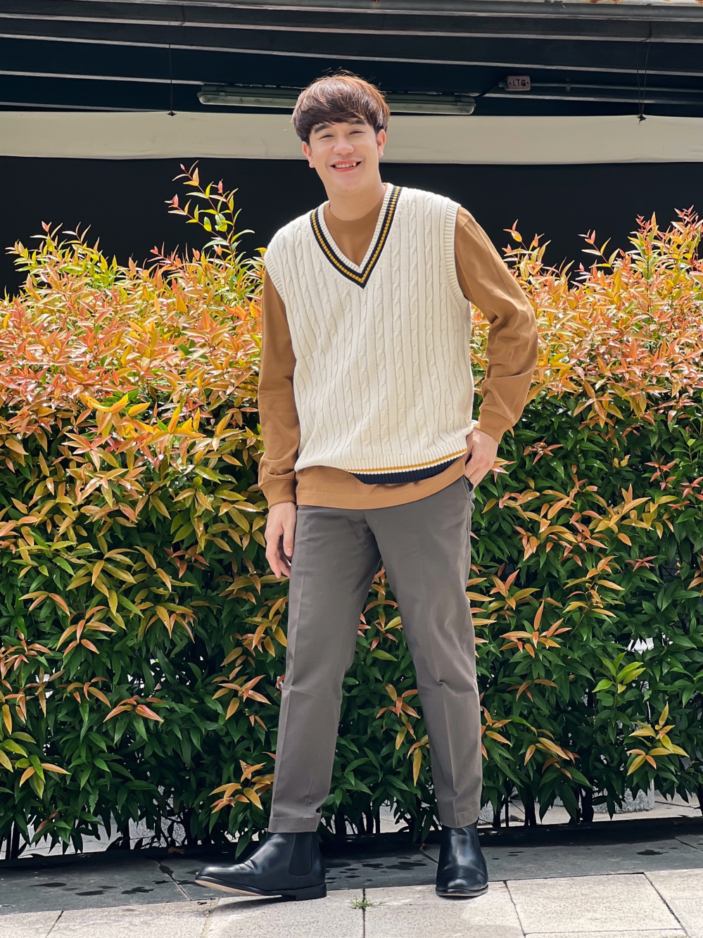 Check styling ideas for「Cable V-Neck Knitted Vest、Washed Jersey Ankle  Pants」