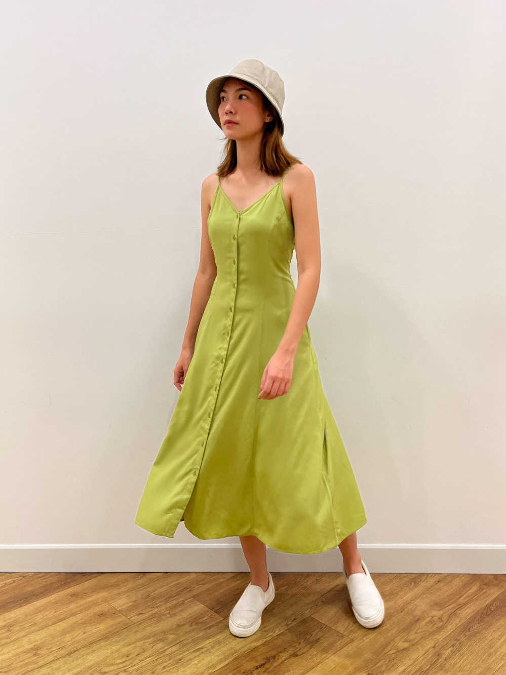 Check styling ideas for「Button Down Camisole Flare Dress」