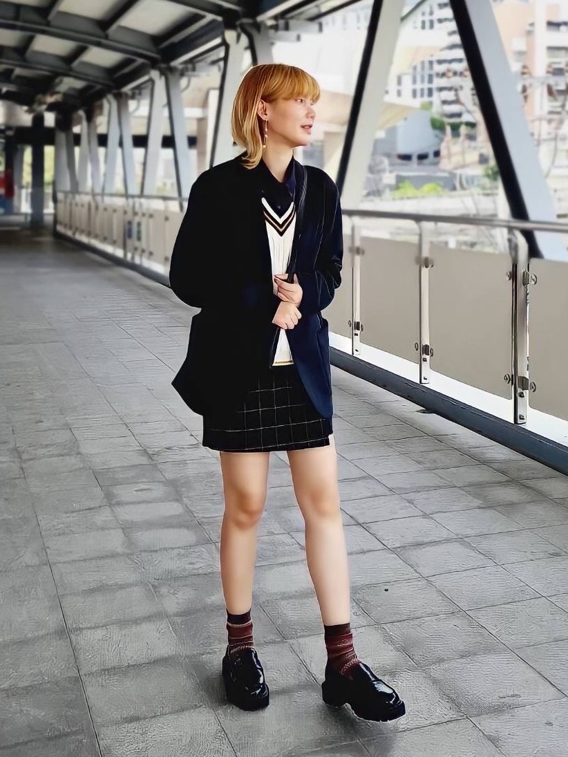 Check styling ideas for「Cable V-Neck Vest」