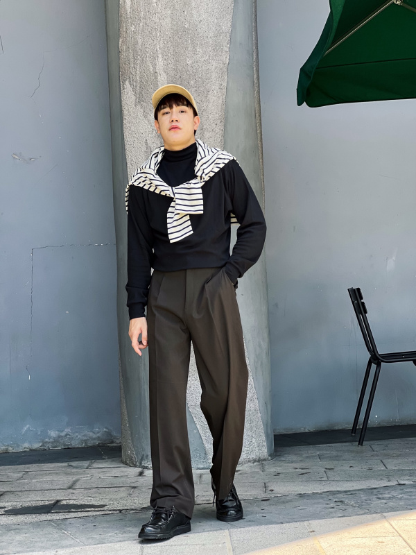 puffer corduroy pants doc martens outfit for fall / vi luong  Doc martens  outfit, Corduroy pants outfit, How to style doc martens