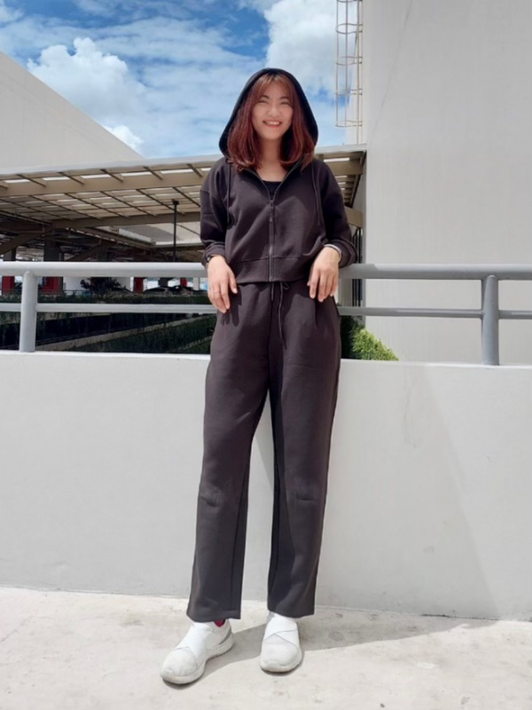 WOMEN'S DRY SWEAT TUCKED TAPERED PANTS | UNIQLO VN