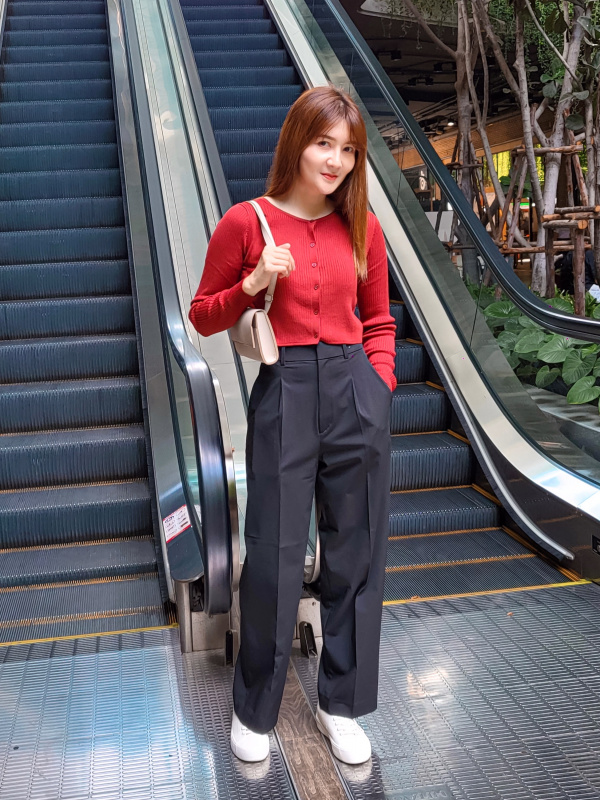 Uniqlo 2024 red cardigan