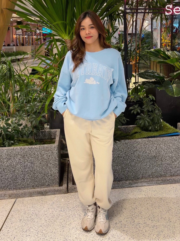 Uniqlo clearance disney sweatshirt