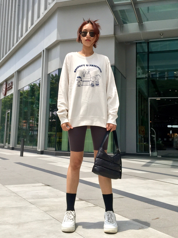 Uniqlo sales snoopy sweatshirt