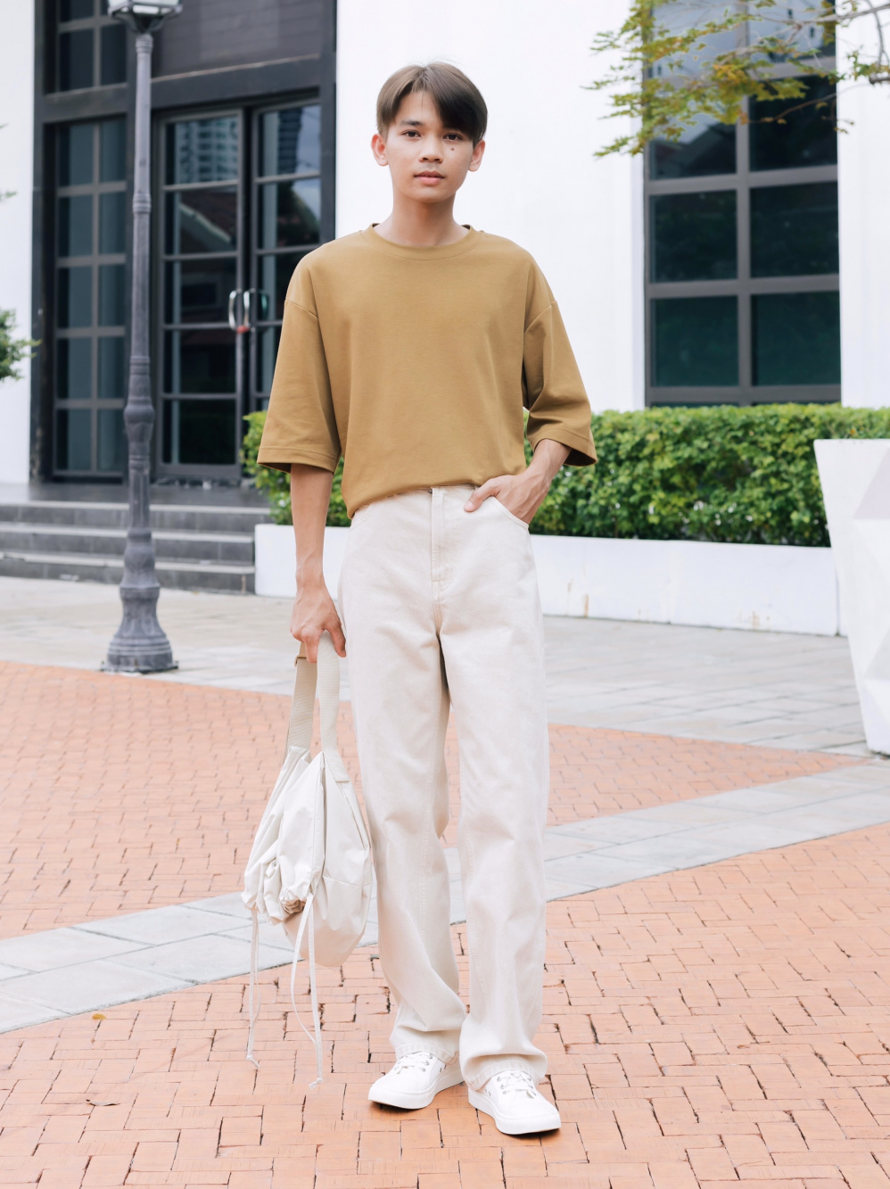 Check styling ideas for「WOMEN Uniqlo U Belted Pleated Wide Pants