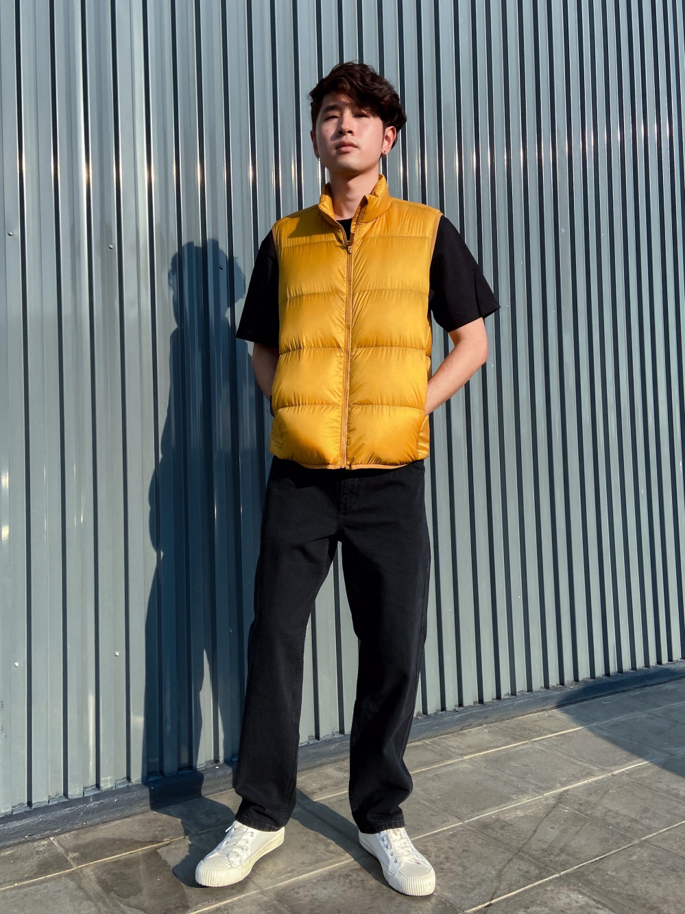 Down vest with outlet short sleeves