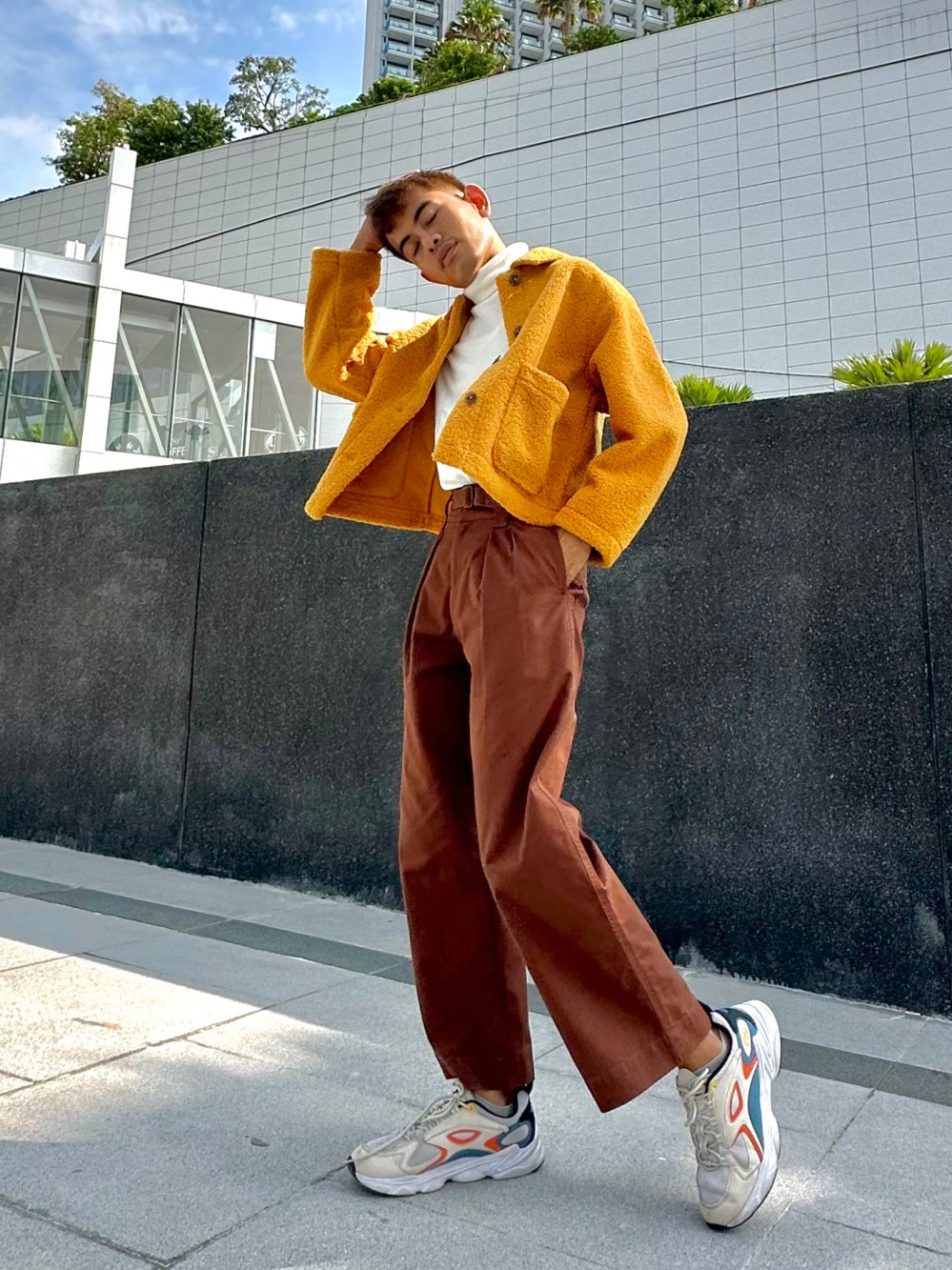 Check styling ideas for「WOMEN Uniqlo U Belted Pleated Wide Pants」