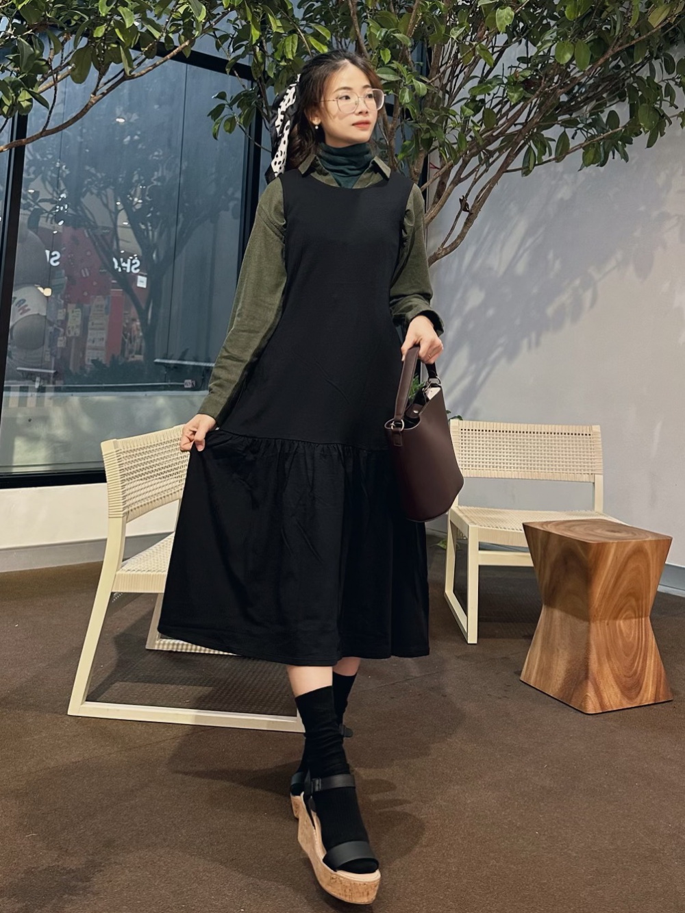 Long black skirt outfit uniqlo best sale