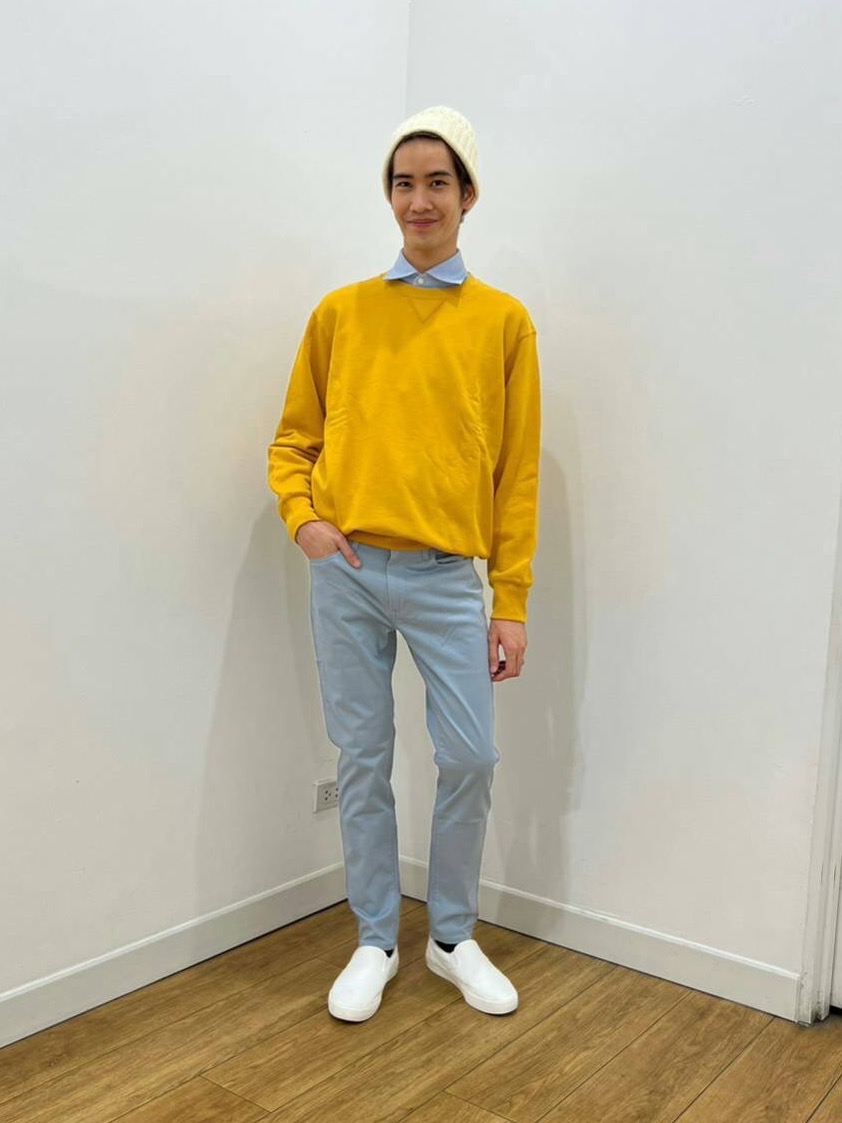 Yellow sweater best sale mens outfit