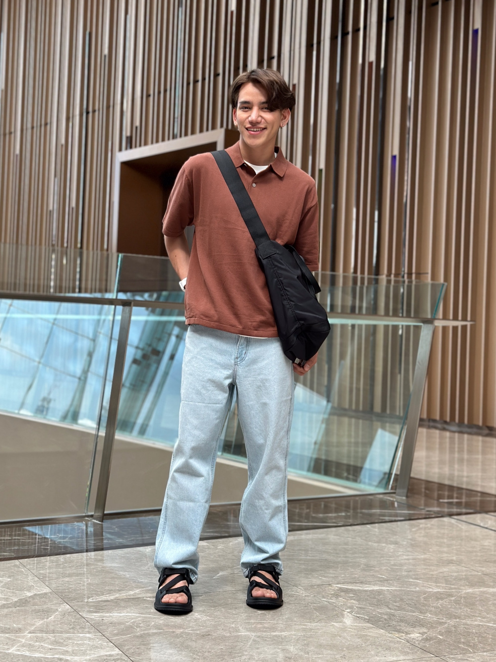 uniqlo brown polo shirt
