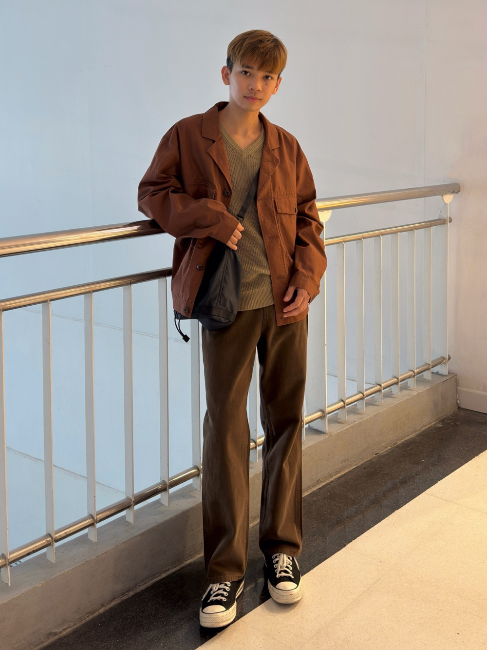 Check styling ideas for「Short Jacket Uniqlo U、Wide Fit Pleated Chino Pants  Uniqlo U」