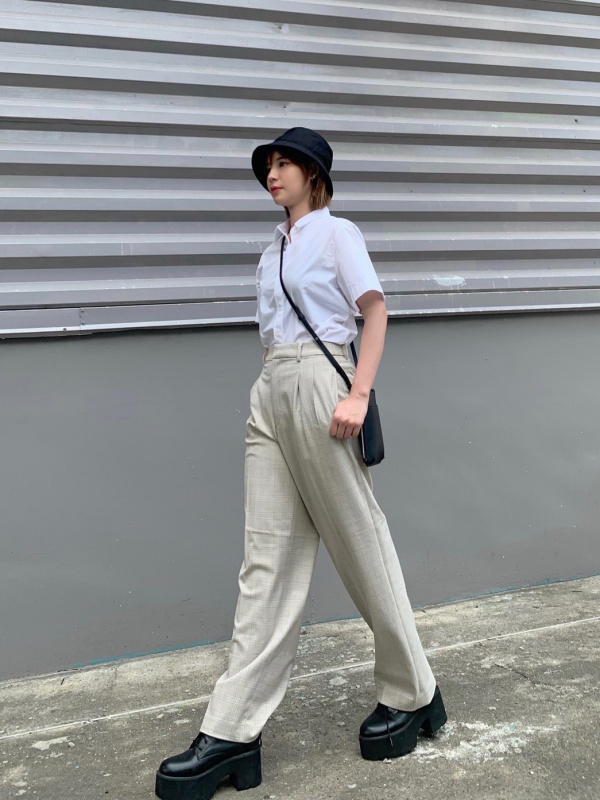 WOMEN'S PLEATED WIDE TROUSERS