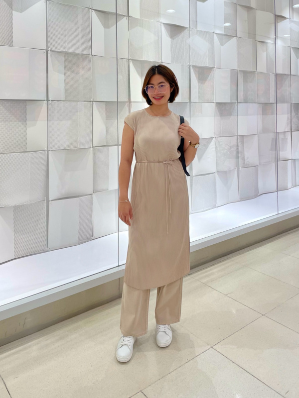 Uniqlo 2025 pleated dress