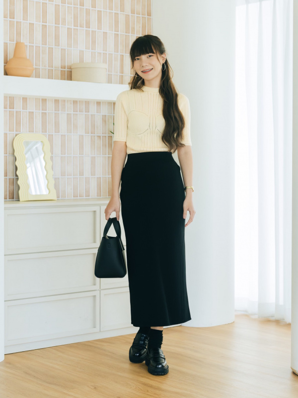 Long black 2025 skirt outfit uniqlo