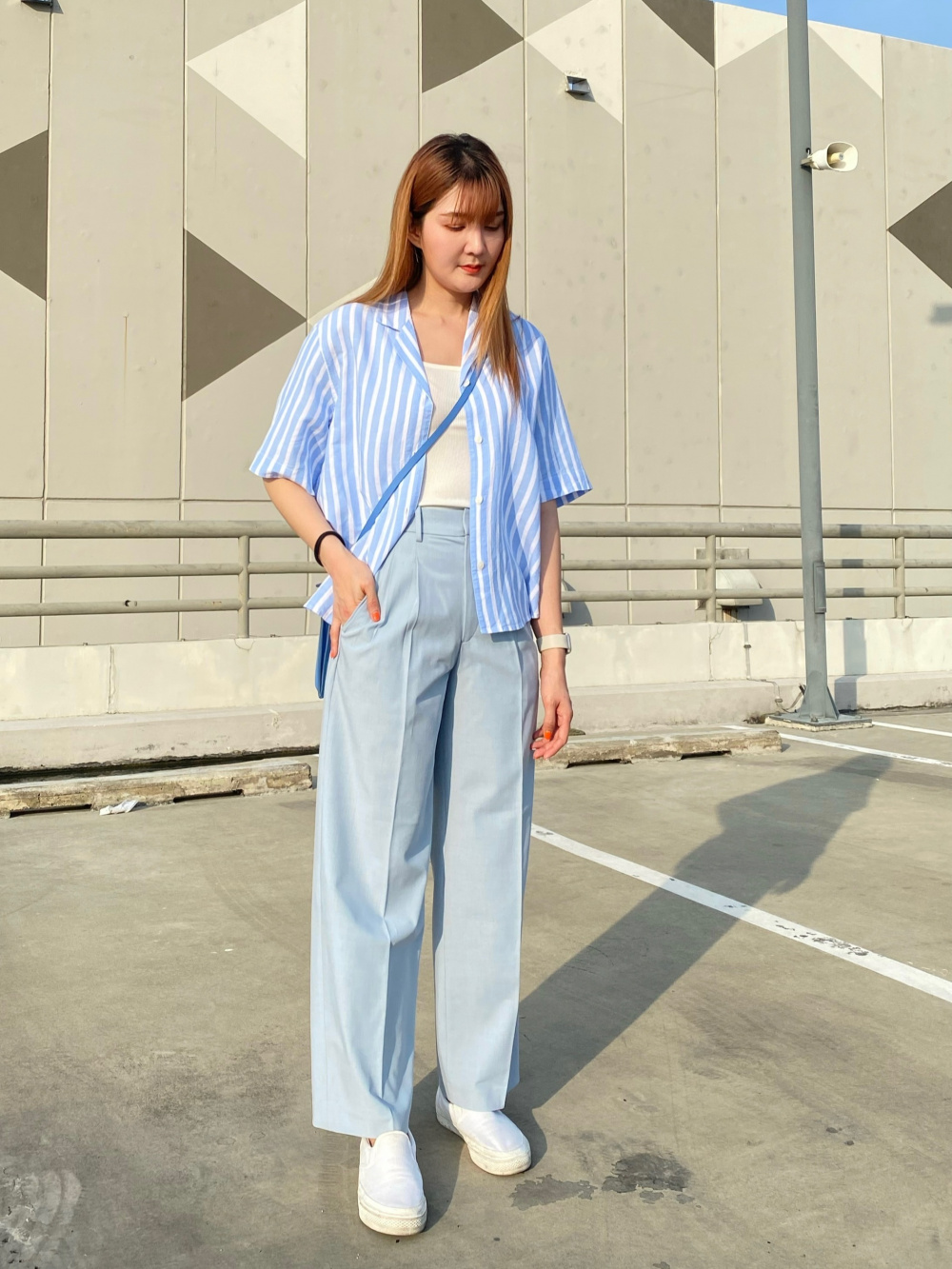 Check styling ideas for「Ribbed Racer Back Cropped Tank Top、Pleated Wide  Trousers」