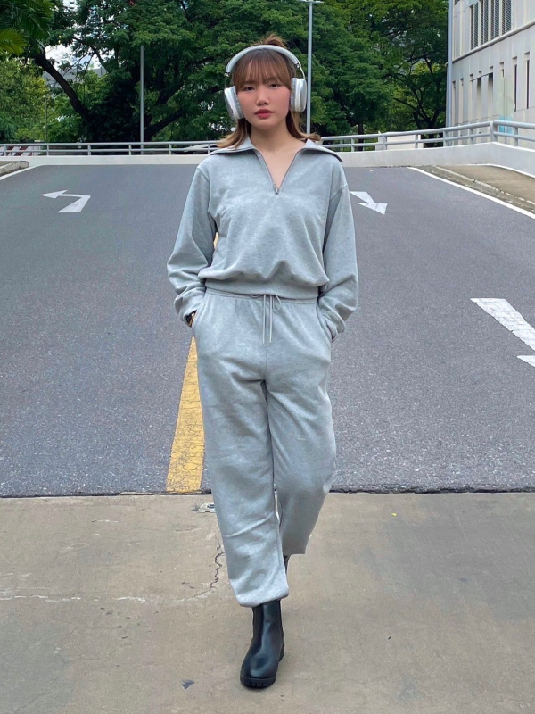 Uniqlo on sale tracksuit womens