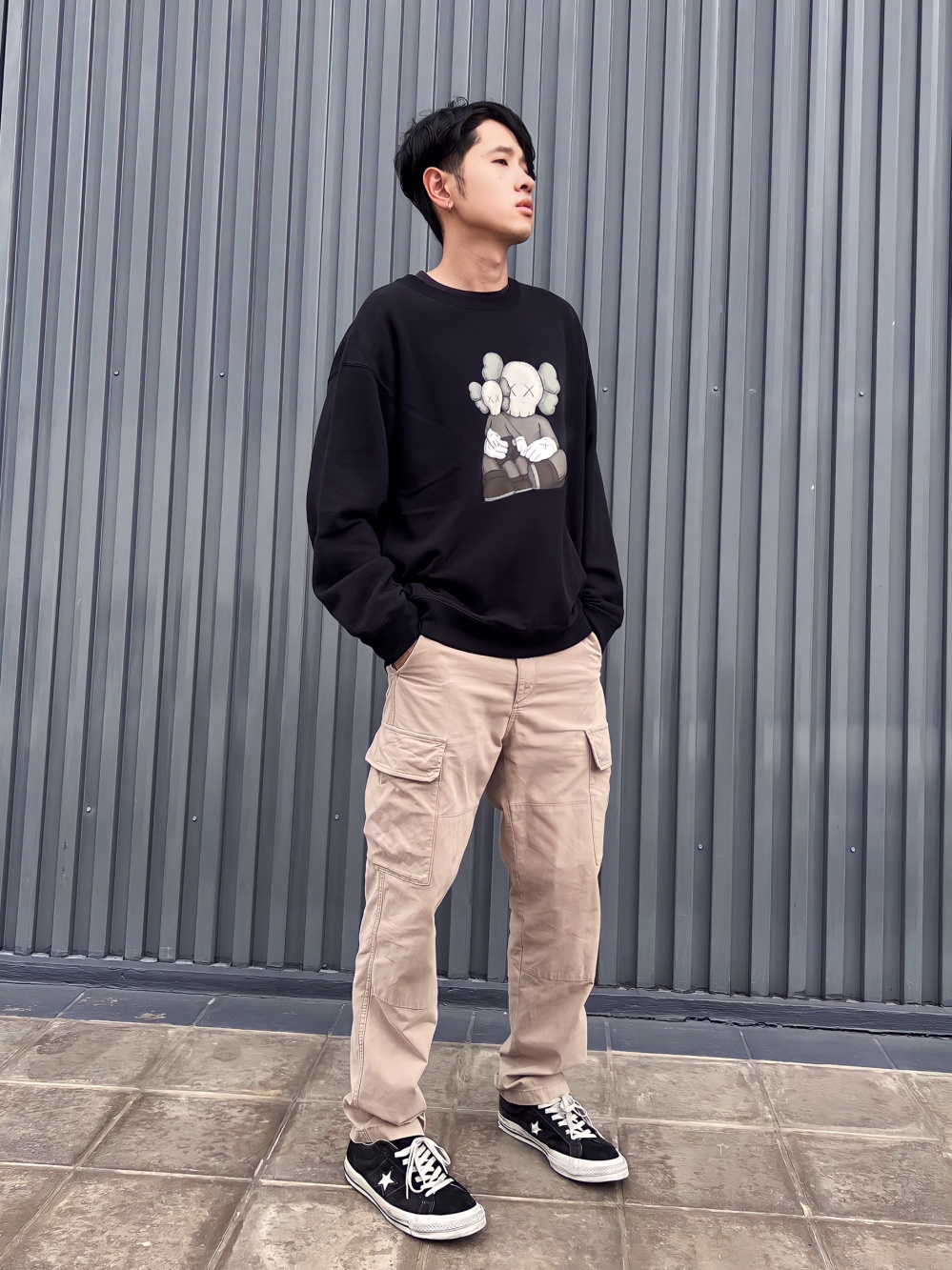 Check styling ideas for「KAWS Sweat Long Sleeve Shirt、Cargo pants」