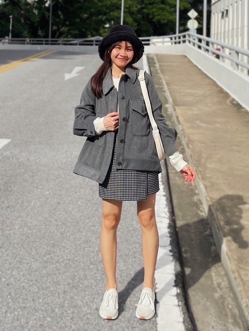 Check styling ideas for Round Mini Shoulder Bag Corduroy UNIQLO AU