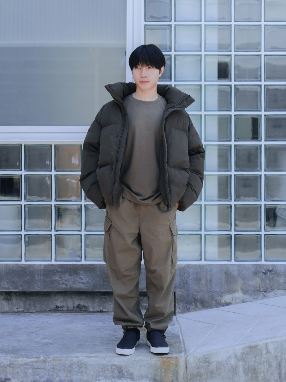 Check styling ideas for「Uniqlo U Padded Puffer Jacket、Uniqlo U Wide Fit  Parachute Cargo Pants」