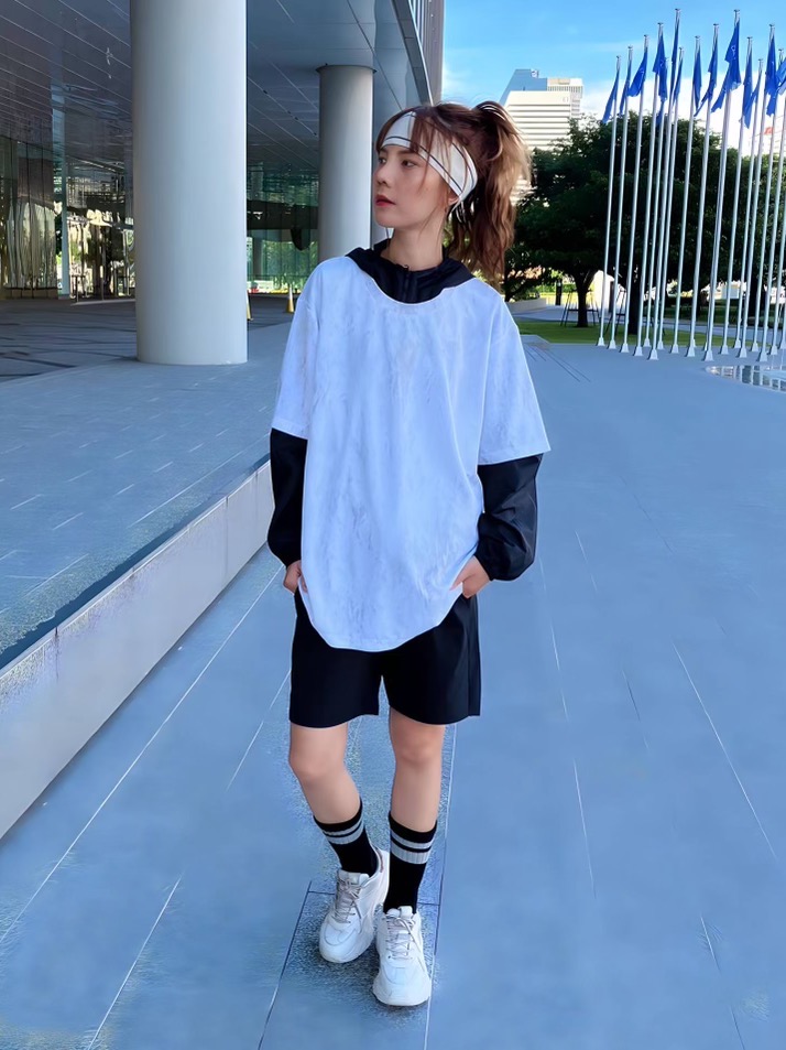 Check styling ideas for「U AIRism Cotton Oversized Crew Neck Half-Sleeve  T-Shirt (Striped)」