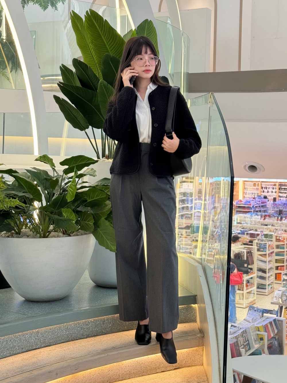 Check styling ideas for「Rayon Skipper Collar 3/4 Sleeve Blouse、Pleated Wide  Pants」