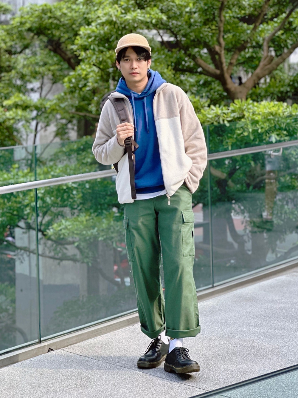 Check styling ideas for「Uniqlo U 100% Cotton Crew Neck T-Shirt、Linen Blend  Relaxed Pants」