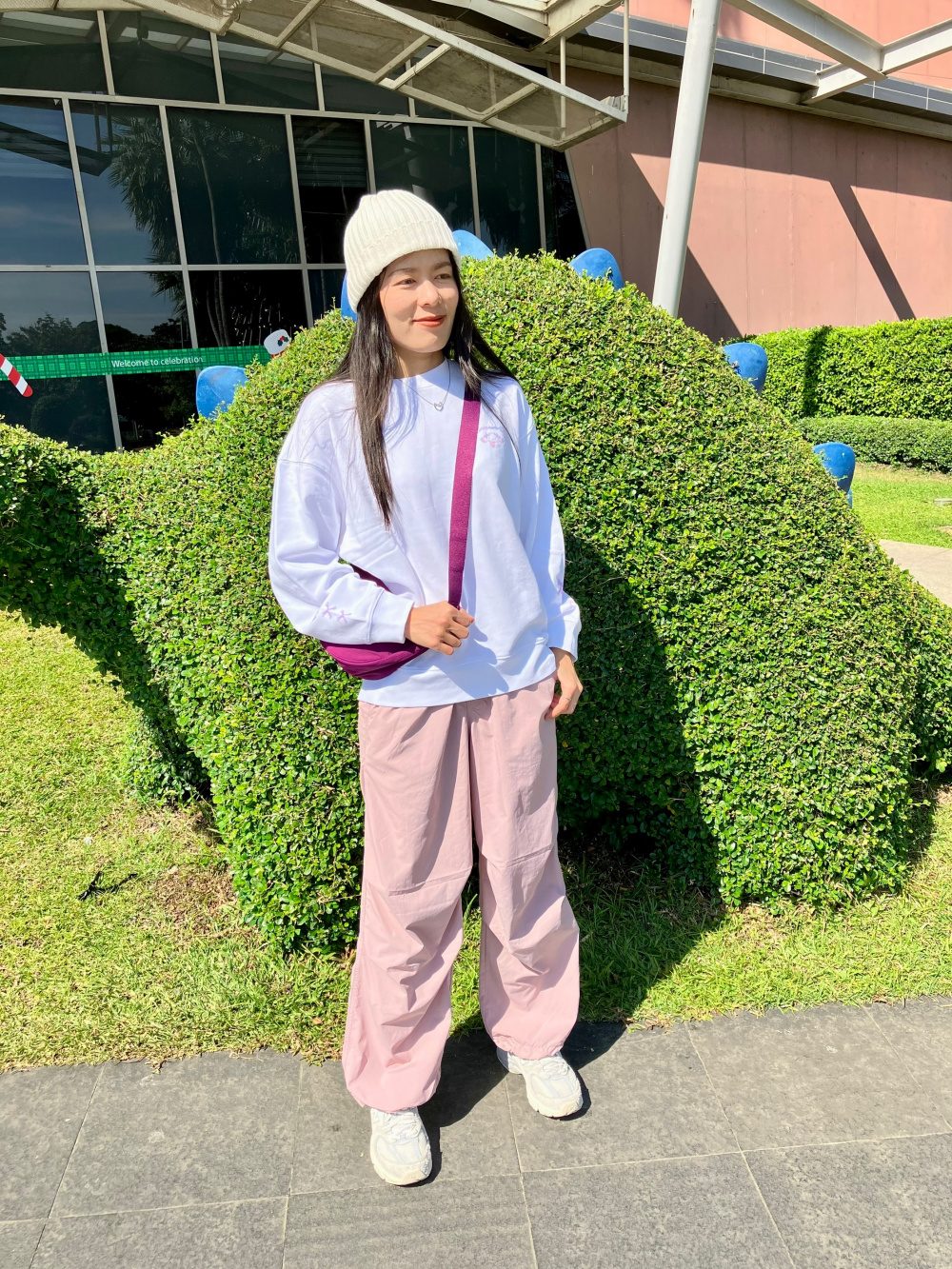 Styling parachute pants 🫶🏼 #midsizefashion #midsizegal #midsizetikto