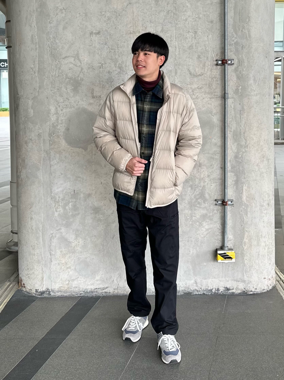 Check styling ideas for「Smooth Fleece Mock Neck Long-Sleeve  T-Shirt、HEATTECH Warm-Lined Pants」