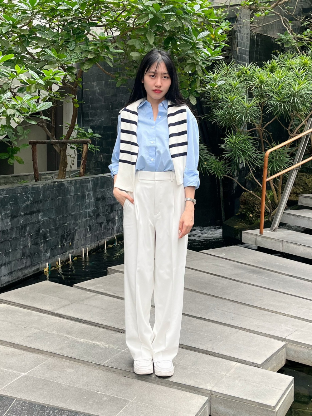 Few ideas on how to style the UNIQLO pleated wide pants #fyp #fashiont