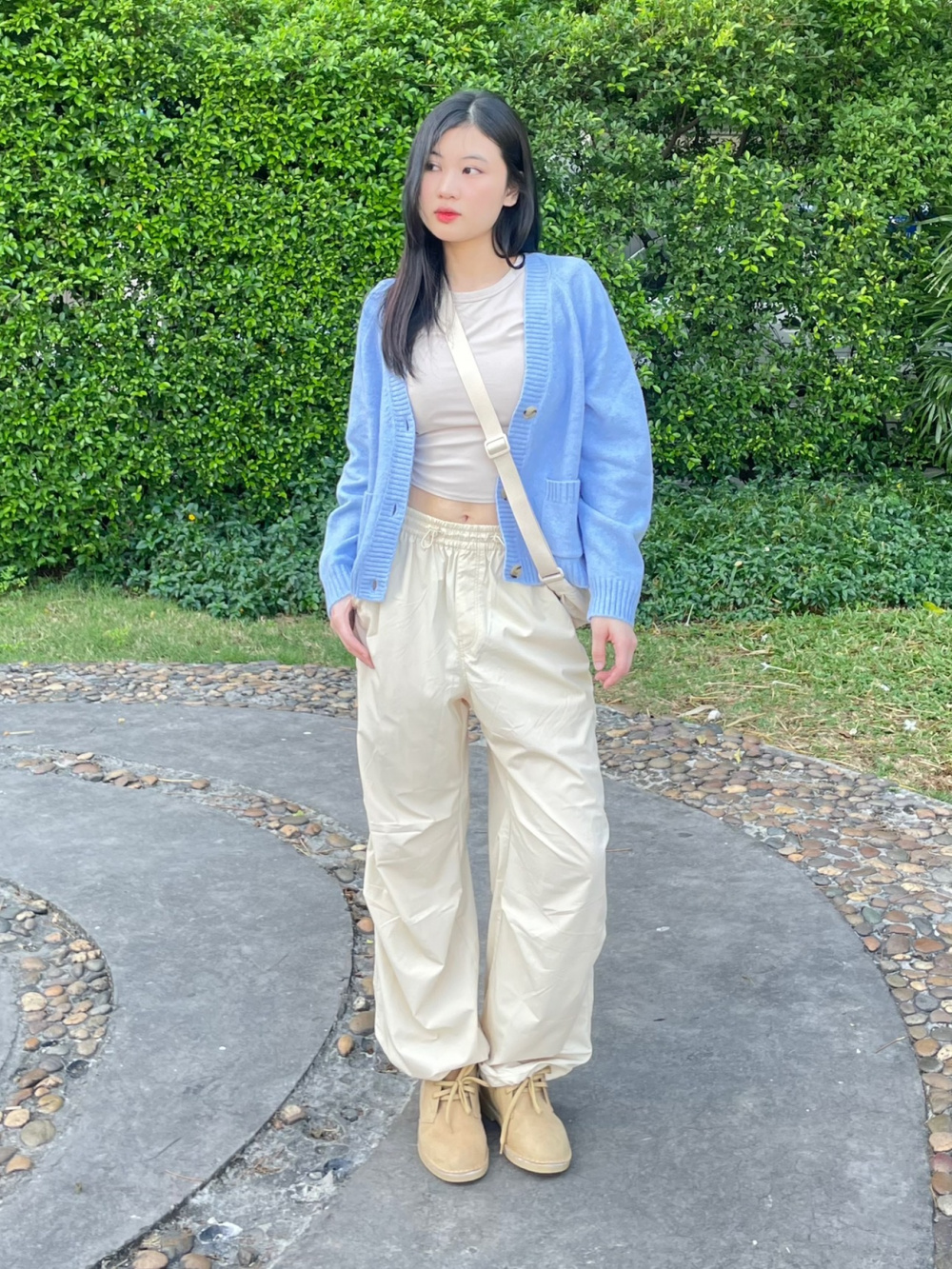 Check styling ideas for「Knitted Short Jacket、Parachute Pants」