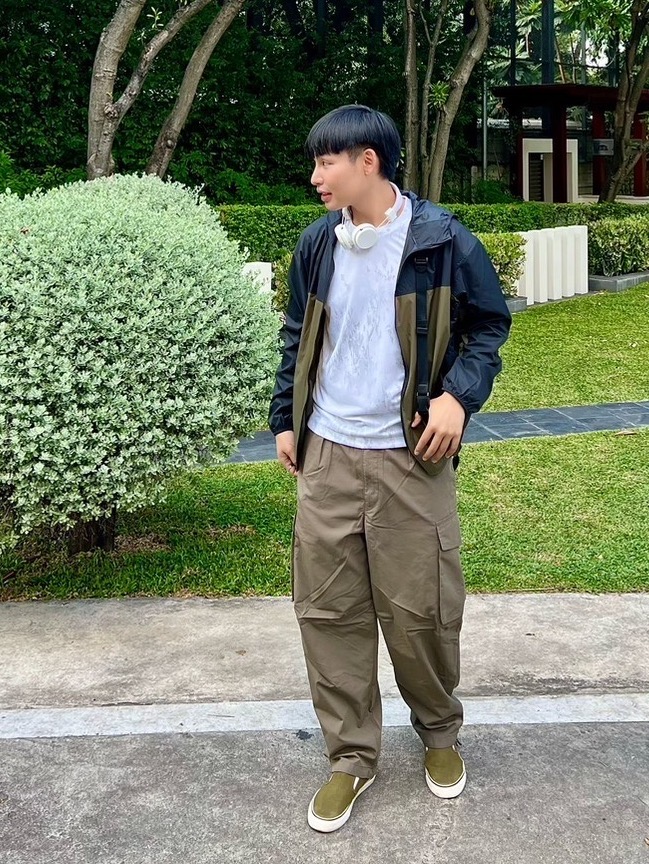 Outfits with outlet green cargo pants