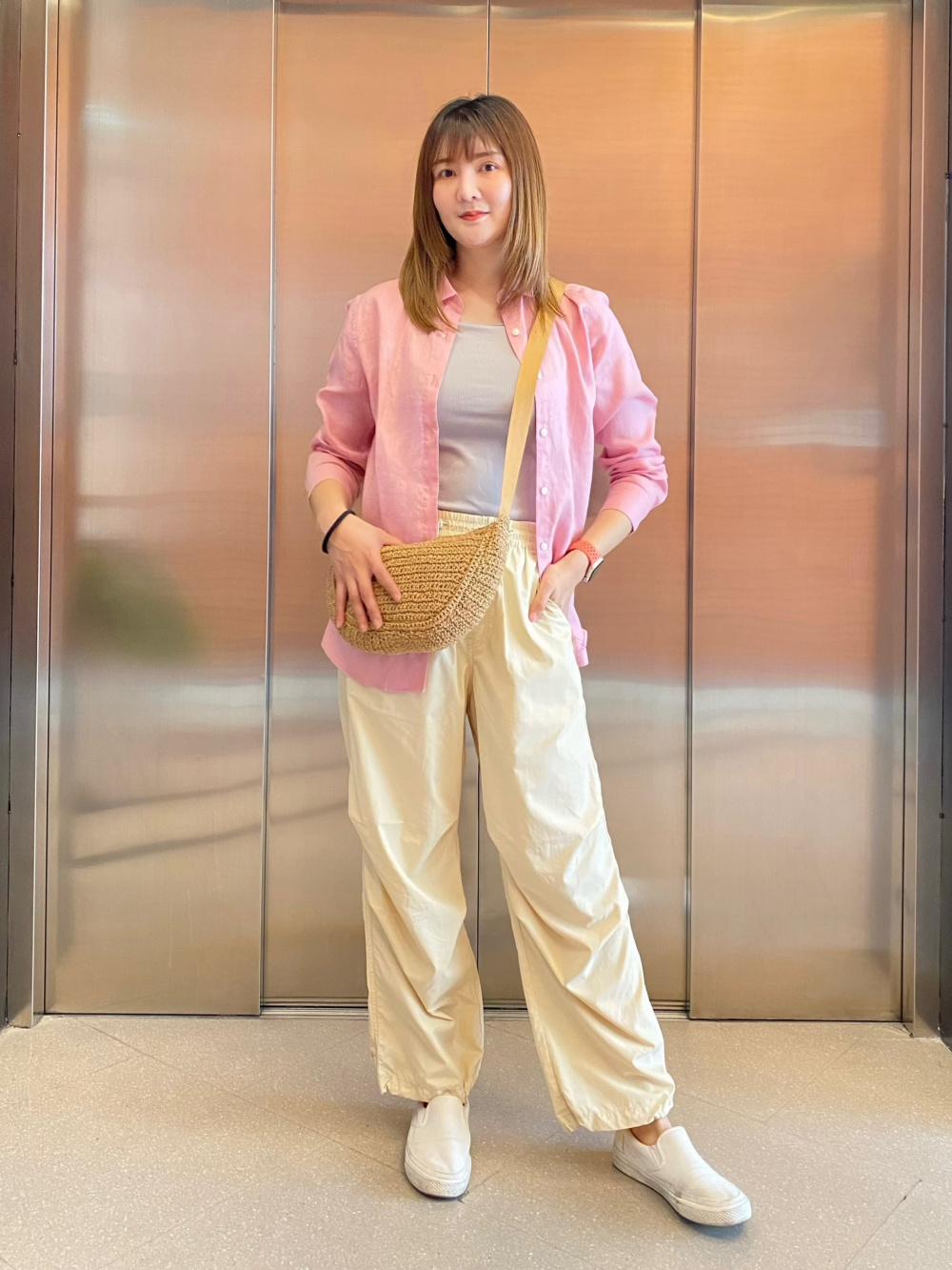 Bella, lifestyle & fashion, Bringing the parachute pants back for  spring🤍🍀🌷 - Spring outfit, outfit inspo, minimal style, fashion inspo,  spring look, outfi