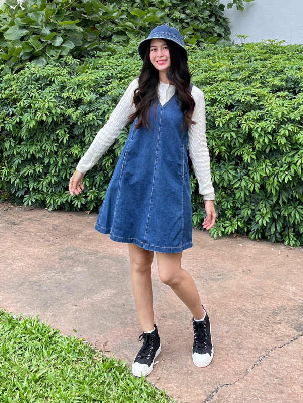 how to style denim jumper dress An outfit using GIRLS Denim Jumper Dress｜UNIQLO SG