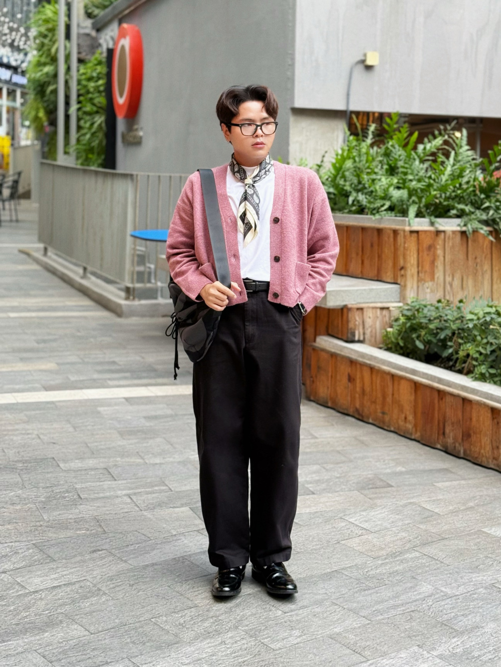 Check styling ideas for「Wide Fit Chino Pants」| UNIQLO TH