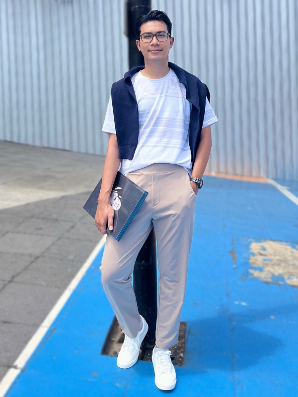 KAWS + WARHOL ARTBOOK | UNIQLO PH